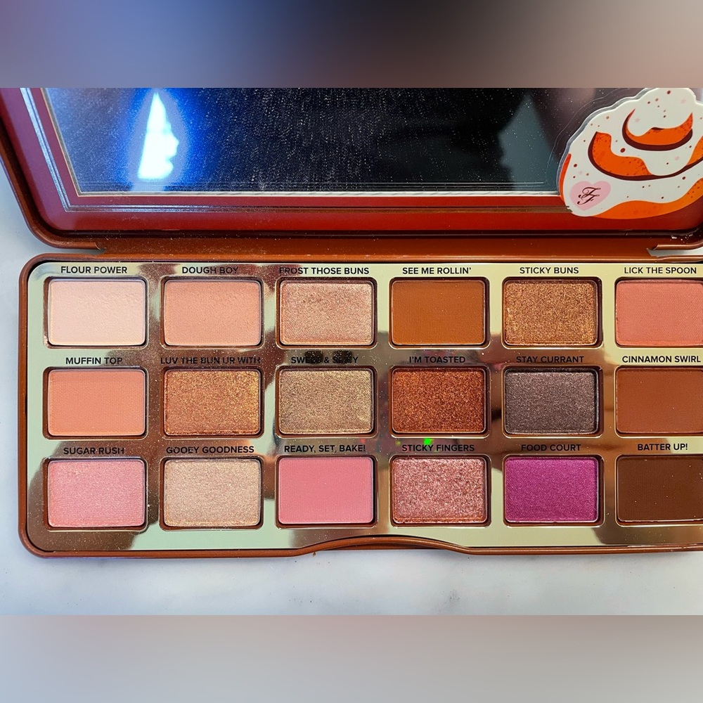 Too Faced Cinnamon Swirl Eye Shadow Palette